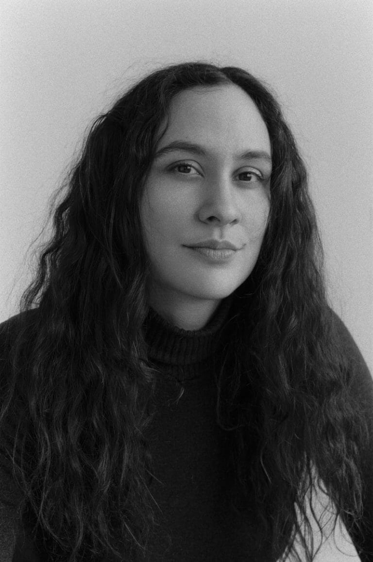 Camille Lescarbeau - portrait noir et blanc